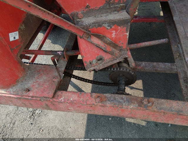 45824085 :رقم المزاد ، 16200005508 vin ، 1975 Massey Ferguson Mf15 Feed Grinder مزاد بيع