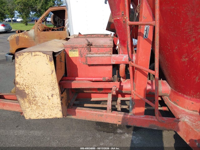 45824085 :رقم المزاد ، 16200005508 vin ، 1975 Massey Ferguson Mf15 Feed Grinder مزاد بيع