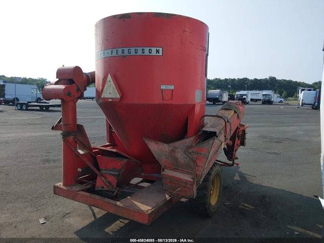 45824085 :رقم المزاد ، 16200005508 vin ، 1975 Massey Ferguson Mf15 Feed Grinder مزاد بيع