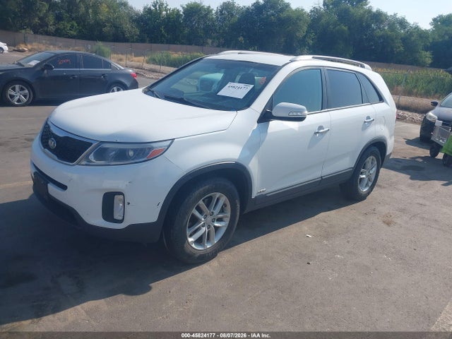 KIA SORENTO LX 2015 5XYKTCA64FG570669 Image 2