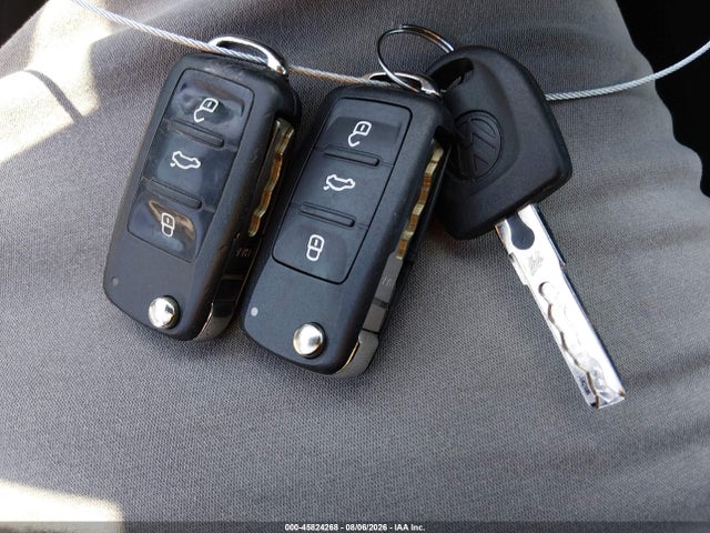 45824268 :رقم المزاد ، WVWHD7AJ3BW128305 vin ، 2011 Volkswagen Gti 4-door مزاد بيع