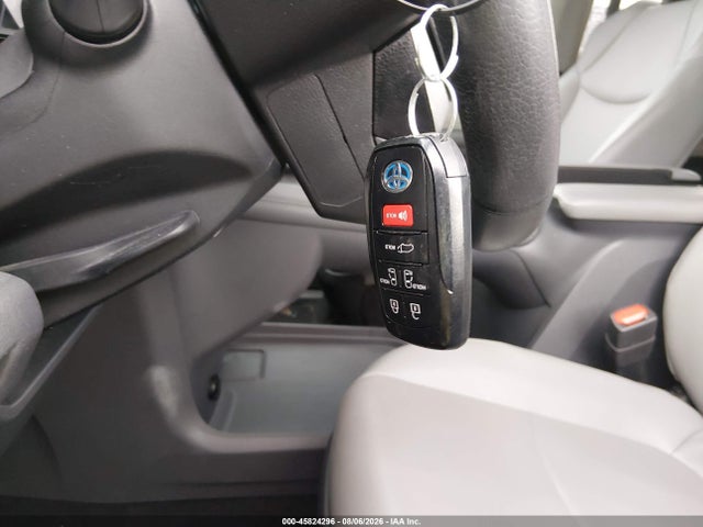 Продажа на аукционе авто 2022 Toyota Sienna Xle, vin: 5TDYRKEC0NS106959, номер лота: 45824296