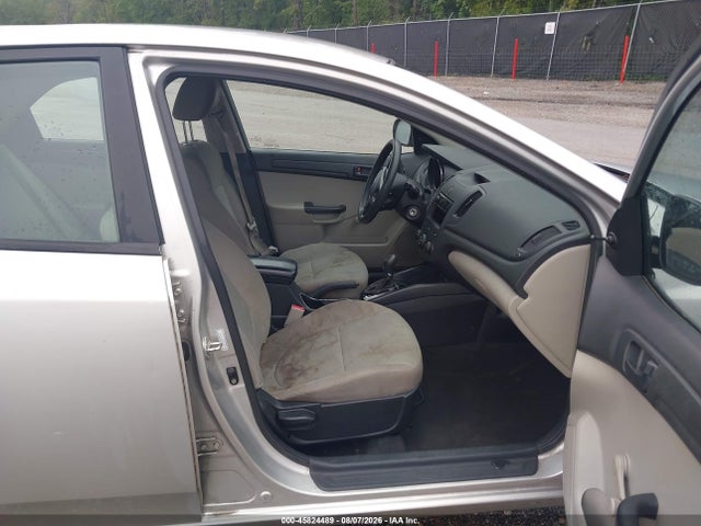 45824489 :رقم المزاد ، KNAFT4A22D5677291 vin ، 2013 Kia Forte Lx مزاد بيع