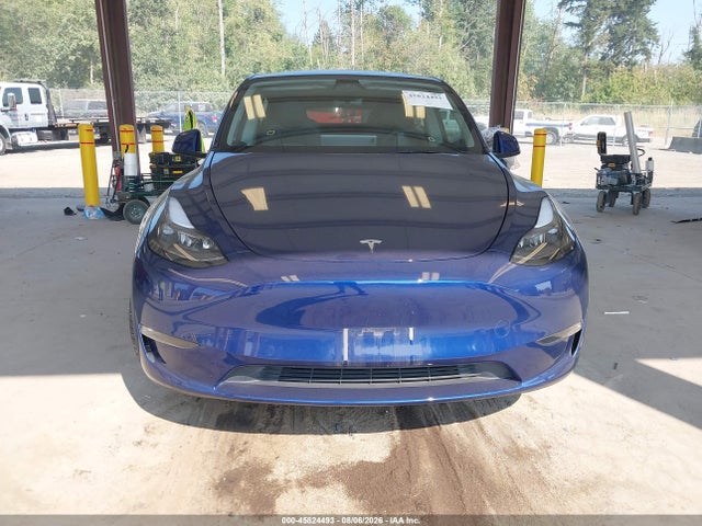 Tesla Model Y Long Range Dual Motor All-wheel Drive 2024 7SAYGDEE5RF007733 Image 12