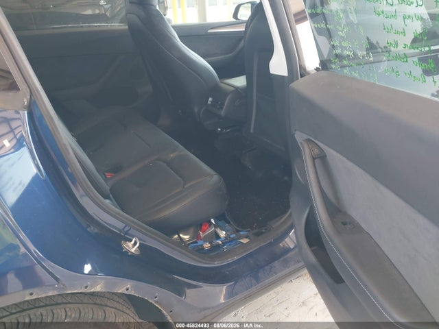Tesla Model Y Long Range Dual Motor All-wheel Drive 2024 7SAYGDEE5RF007733 Image 8