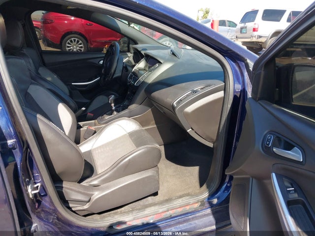 45824509 :رقم المزاد ، 1FADP3L92GL293486 vin ، 2016 Ford Focus St مزاد بيع