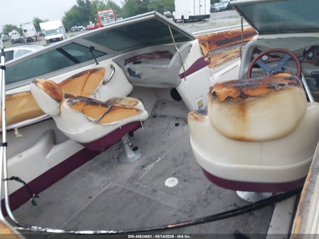45824581 :رقم المزاد ، JTC30960D898 vin ، 1998 Crownline Other مزاد بيع