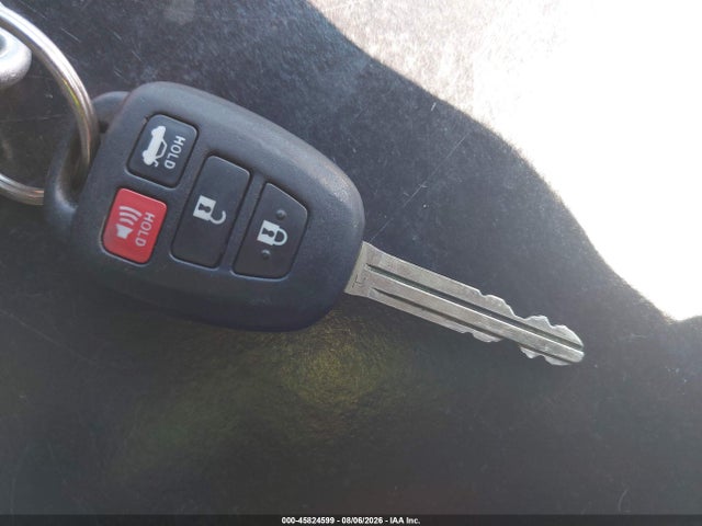 45824599 :رقم المزاد ، 4T1BF1FK1HU747287 vin ، 2017 Toyota Camry Se مزاد بيع