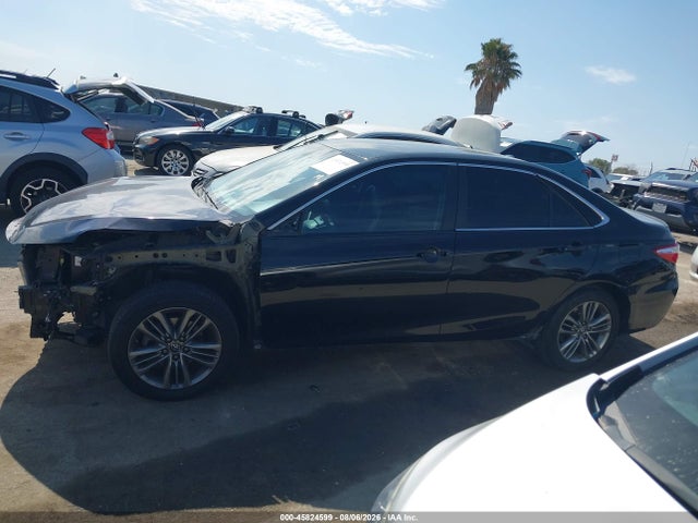 45824599 :رقم المزاد ، 4T1BF1FK1HU747287 vin ، 2017 Toyota Camry Se مزاد بيع