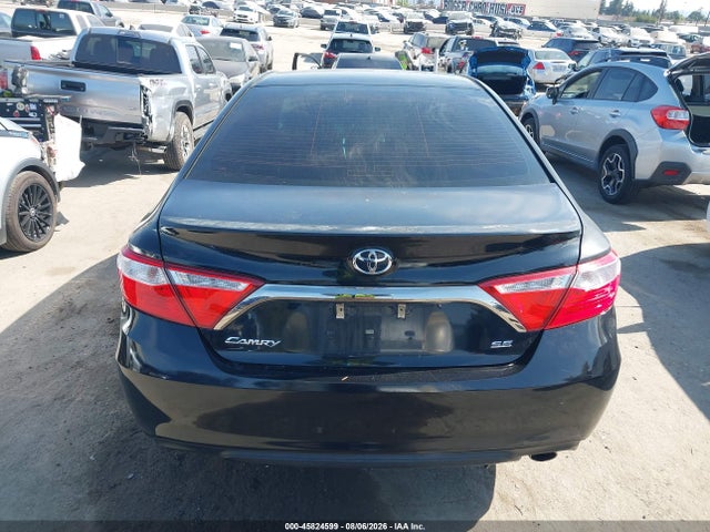 45824599 :رقم المزاد ، 4T1BF1FK1HU747287 vin ، 2017 Toyota Camry Se مزاد بيع