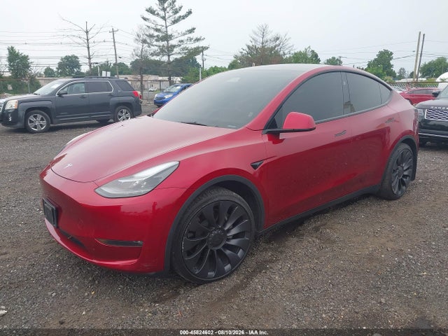 Tesla Model Y Long Range Dual Motor All-wheel Drive 2024 7SAYGAEEXRF090610 Image 2