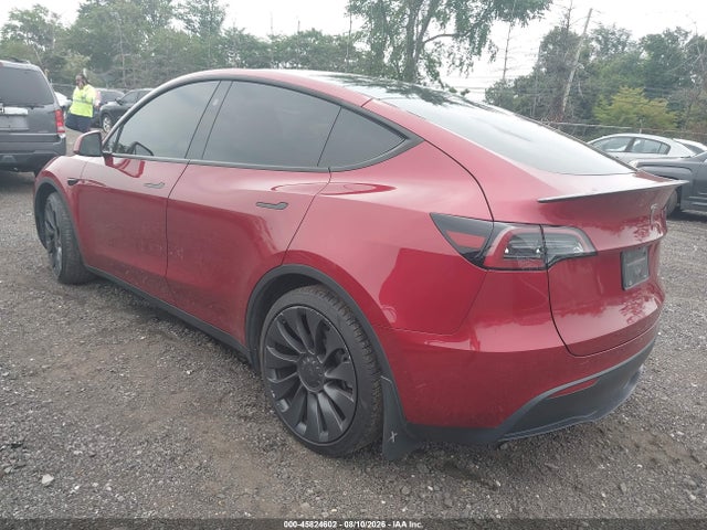 Tesla Model Y Long Range Dual Motor All-wheel Drive 2024 7SAYGAEEXRF090610 Image 3