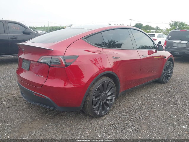 Tesla Model Y Long Range Dual Motor All-wheel Drive 2024 7SAYGAEEXRF090610 Image 4