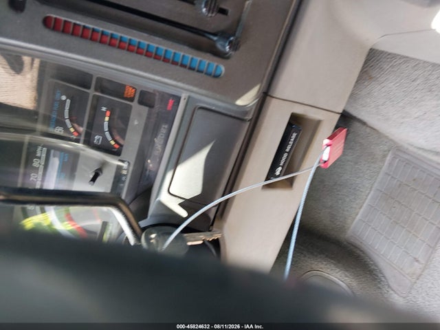 45824632 :رقم المزاد ، 1GKDM19Z5NB527108 vin ، 1992 Gmc Safari Xt مزاد بيع