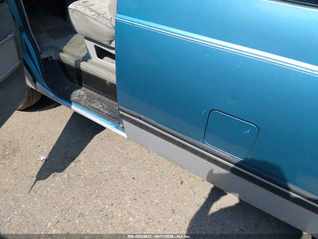 45824632 :رقم المزاد ، 1GKDM19Z5NB527108 vin ، 1992 Gmc Safari Xt مزاد بيع