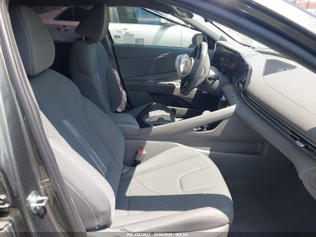 KMHLM4DG5RU731945 Hyundai ELANTRA SEL