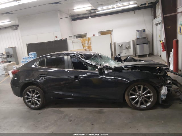 Mazda Mazda3 Touring 2018 3MZBN1V33JM220005 Image 13