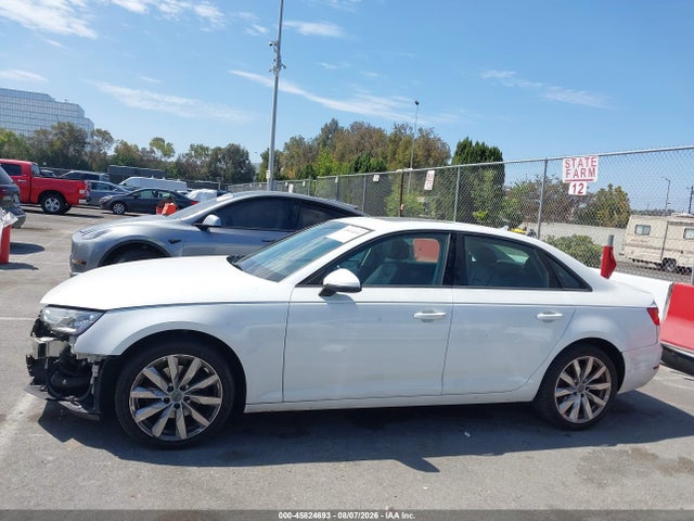 45824693 :رقم المزاد ، WAUGMAF43HN059350 vin ، 2017 Audi A4 2.0t Ultra Premium مزاد بيع