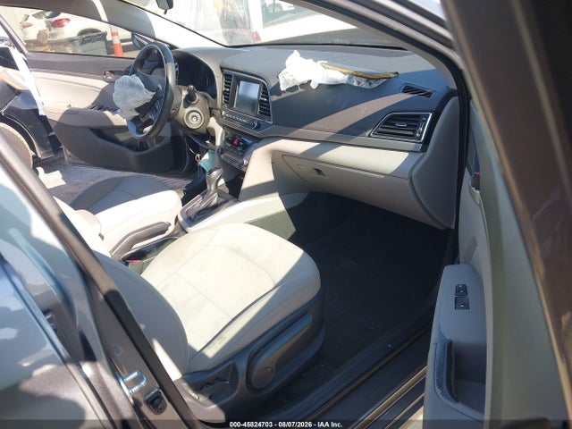 Продажа на аукционе авто 2018 Hyundai Elantra Sel, vin: 5NPD84LF4JH305684, номер лота: 45824703