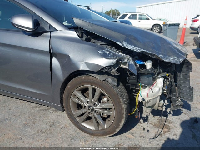 Продажа на аукционе авто 2018 Hyundai Elantra Sel, vin: 5NPD84LF4JH305684, номер лота: 45824703