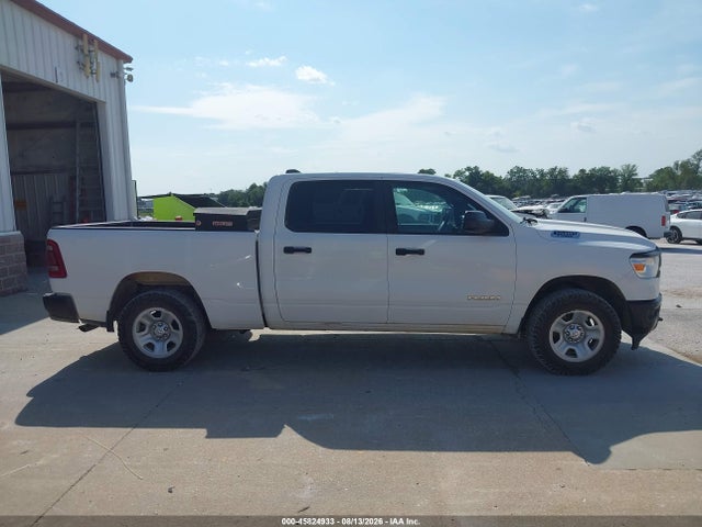 1C6RRFNG4MN754119 RAM 1500 Tradesman 4x4 6&#039;4 Box