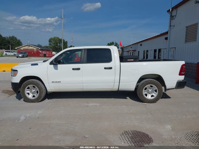 1C6RRFNG4MN754119 RAM 1500 Tradesman 4x4 6&#039;4 Box