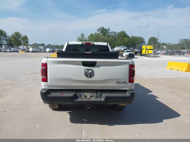 1C6RRFNG4MN754119 RAM 1500 Tradesman 4x4 6&#039;4 Box