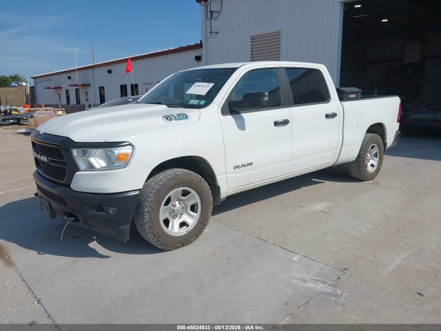 1C6RRFNG4MN754119 RAM 1500 Tradesman 4x4 6&#039;4 Box