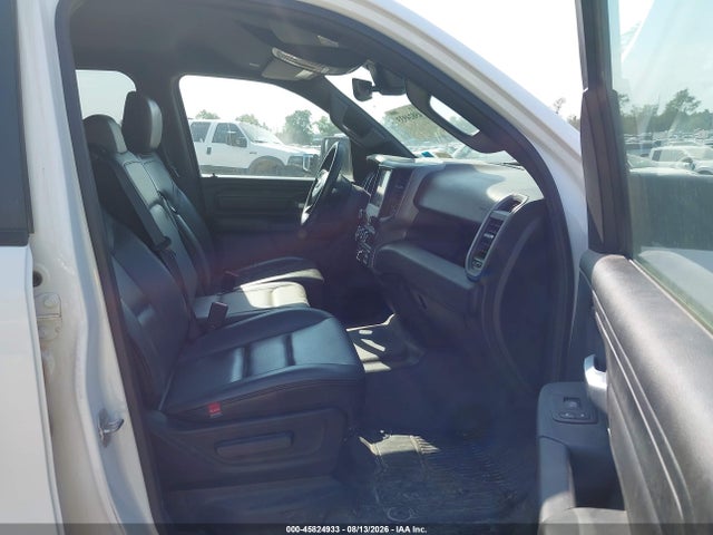 1C6RRFNG4MN754119 RAM 1500 Tradesman 4x4 6&#039;4 Box