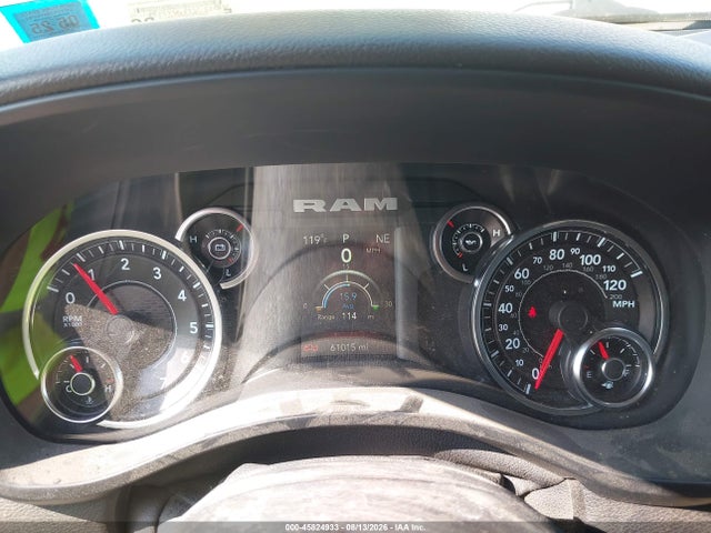 1C6RRFNG4MN754119 RAM 1500 Tradesman 4x4 6&#039;4 Box