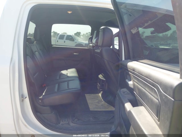 1C6RRFNG4MN754119 RAM 1500 Tradesman 4x4 6&#039;4 Box