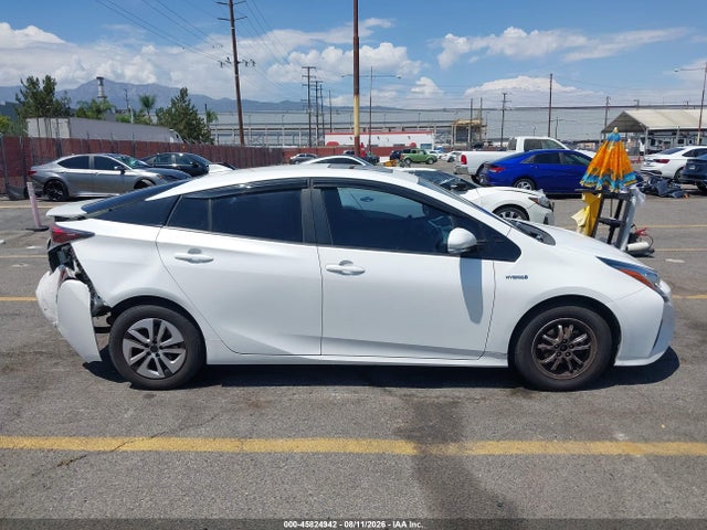Toyota Prius Three 2016 JTDKARFU7G3020811 Image 13