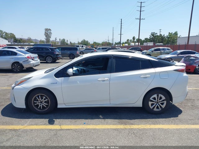 Toyota Prius Three 2016 JTDKARFU7G3020811 Image 14