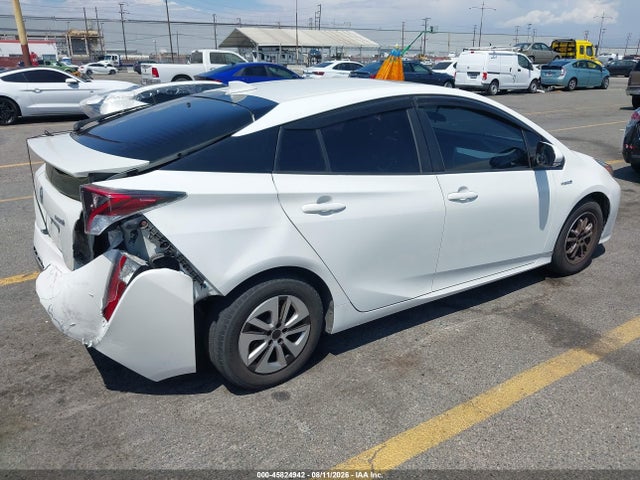 Toyota Prius Three 2016 JTDKARFU7G3020811 Image 4