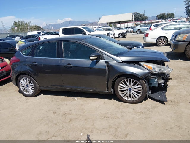 1FADP3N29JL303986 Ford Focus Titanium