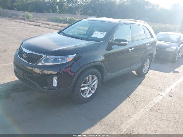 KIA SORENTO LX 2015 5XYKTDA65FG624406 Image 2