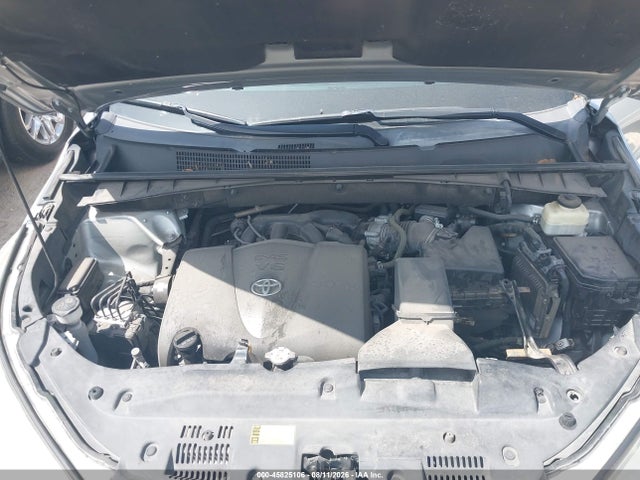 5TDZZRFH6JS280410 Toyota Highlander Le