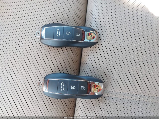 45825111 :رقم المزاد ، WP1AA2A56SLB09277 vin ، 2025 Porsche Macan T مزاد بيع