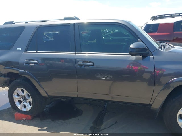 Toyota 4RUNNER SR5 2020 JTEBU5JR4L5757350 Image 13