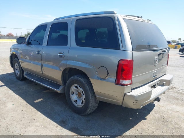 2002 Cadillac Escalade Standard მანქანა იყიდება აუქციონზე, vin: 1GYEK63N02R135885, აუქციონის ნომერი: 45825148