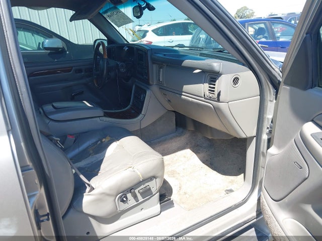 2002 Cadillac Escalade Standard მანქანა იყიდება აუქციონზე, vin: 1GYEK63N02R135885, აუქციონის ნომერი: 45825148