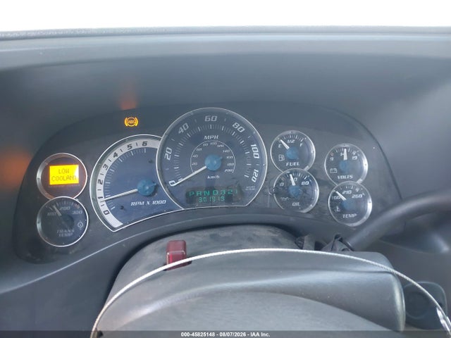 2002 Cadillac Escalade Standard მანქანა იყიდება აუქციონზე, vin: 1GYEK63N02R135885, აუქციონის ნომერი: 45825148