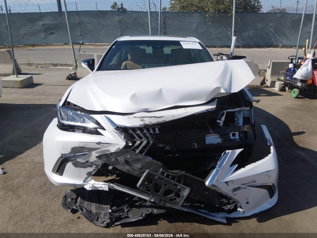 58ADA1C15SU074443 Lexus ES 300H