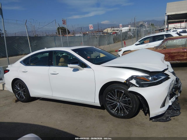 58ADA1C15SU074443 Lexus ES 300H