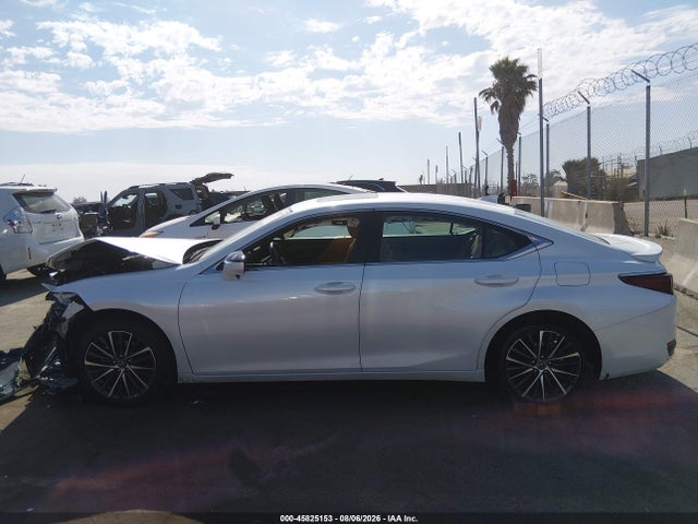 58ADA1C15SU074443 Lexus ES 300H