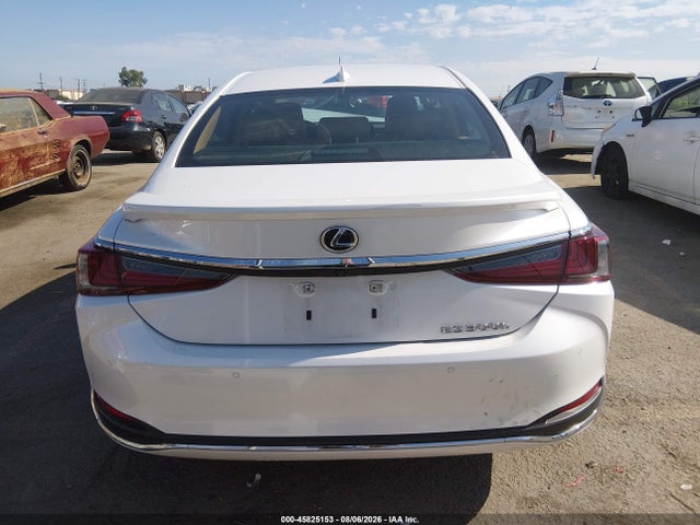 58ADA1C15SU074443 Lexus ES 300H