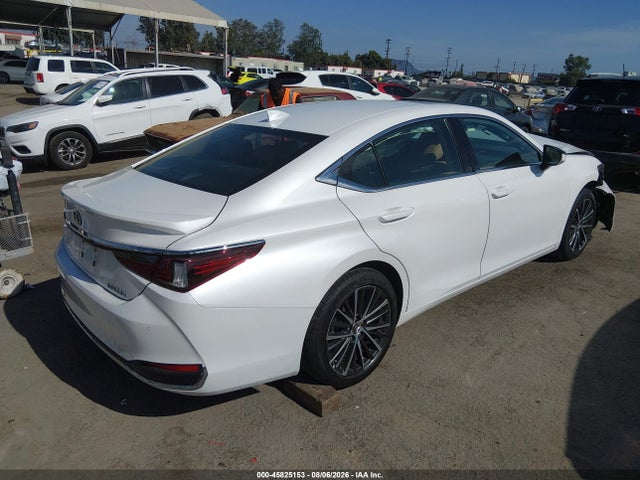 58ADA1C15SU074443 Lexus ES 300H