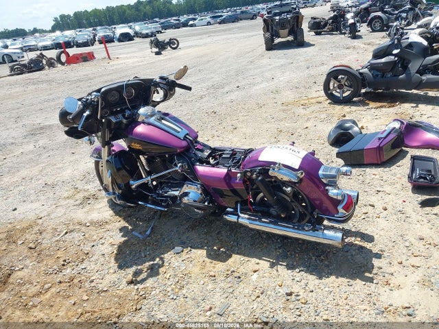 2011 Harley-davidson Flhtcu მანქანა იყიდება აუქციონზე, vin: 1HD1FC417BB618025, აუქციონის ნომერი: 45825165