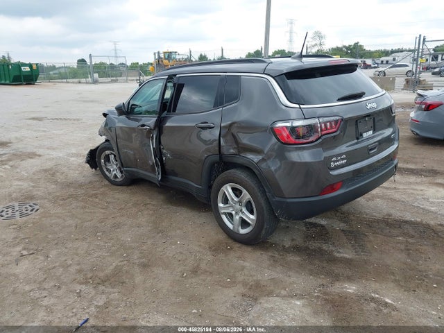 45825194 :رقم المزاد ، 3C4NJDBN9PT559109 vin ، 2023 Jeep Compass Latitude 4x4 مزاد بيع