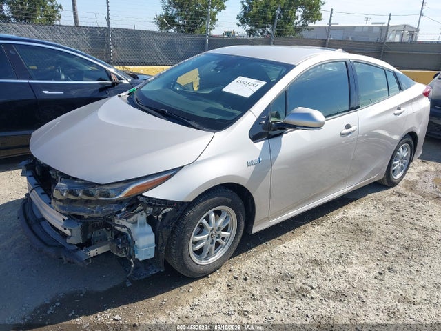 Toyota Prius Prime Plus 2017 JTDKARFP4H3038761 Image 2